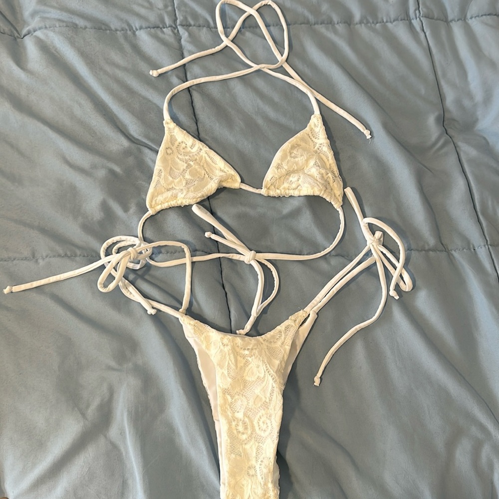 Lace bikini